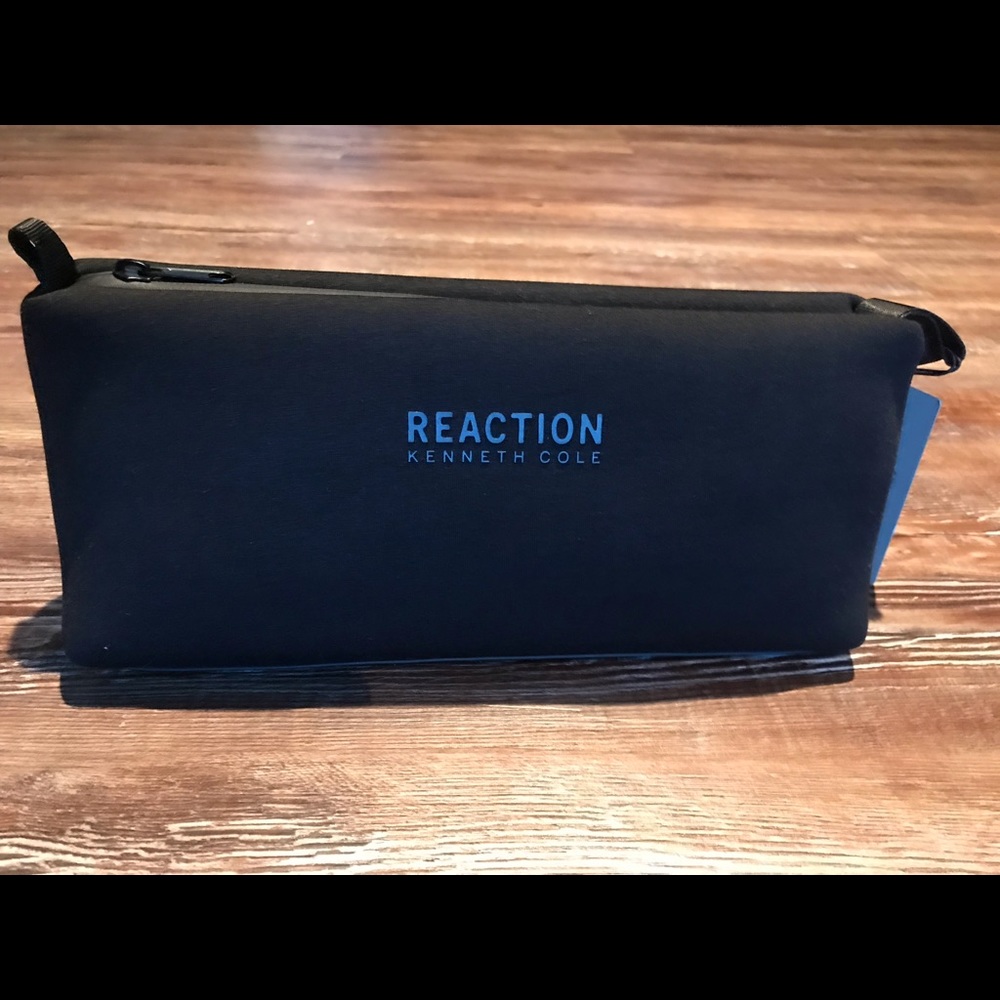 Kenneth Cole Reaction Toiletry or Make-up Bag